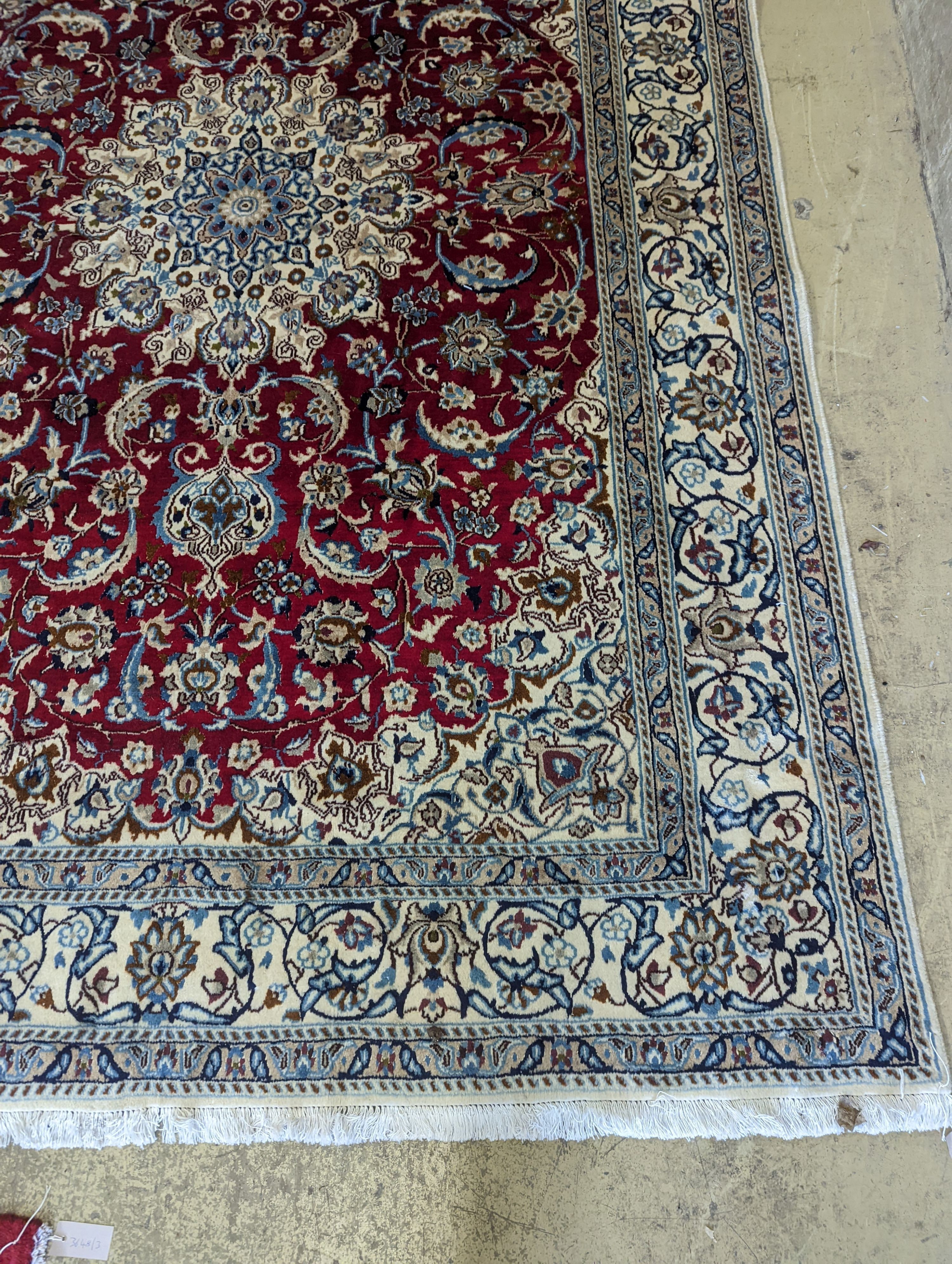 A fine Nain carpet, 300 x 195cm